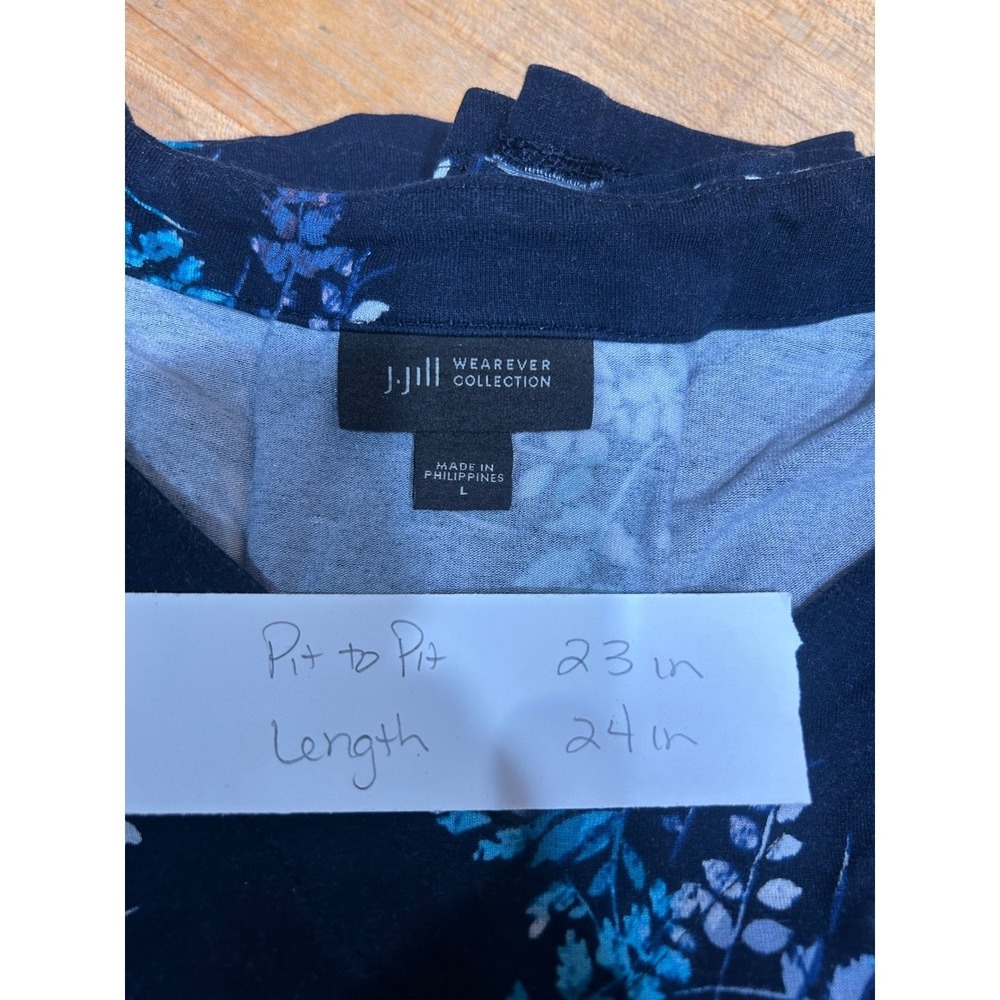 J. Jill Wearever Navy Blue Floral Leaf V-Neck 3/4 Sleeve Knit Top Large L - Picture 3 of 6